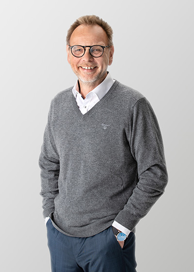 V.l.n.r.: Felix Nienstedt (Manager M&A and Legal Affairs HBC-Gruppe), Johannes Schmidt (COO HBC-Gruppe), Tassilo Pollmeier (Geschäftsführer Deutscher bKV-Service), Felix von der Heyden (Co-Gründer & Geschäftsführer Vega Partners GmbH)